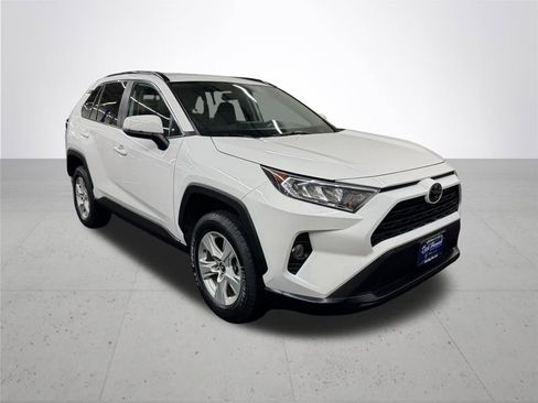 Used 2020 Toyota RAV4 XLE image 9