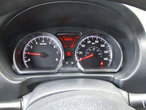 Used 2012 Nissan Versa SV FWD image 13