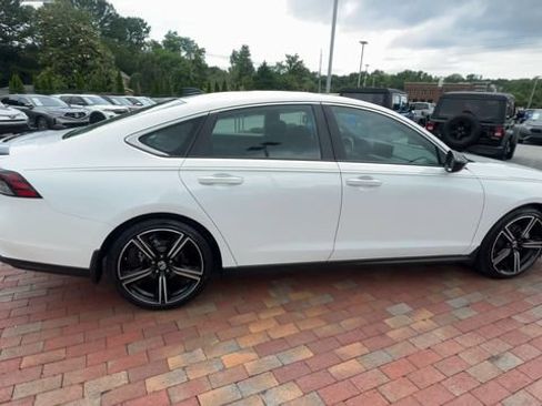 Certified 2023 Honda Accord Sport image 3