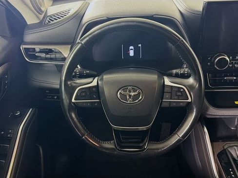 Used 2023 Toyota Highlander Limited AWD/4WD image 16