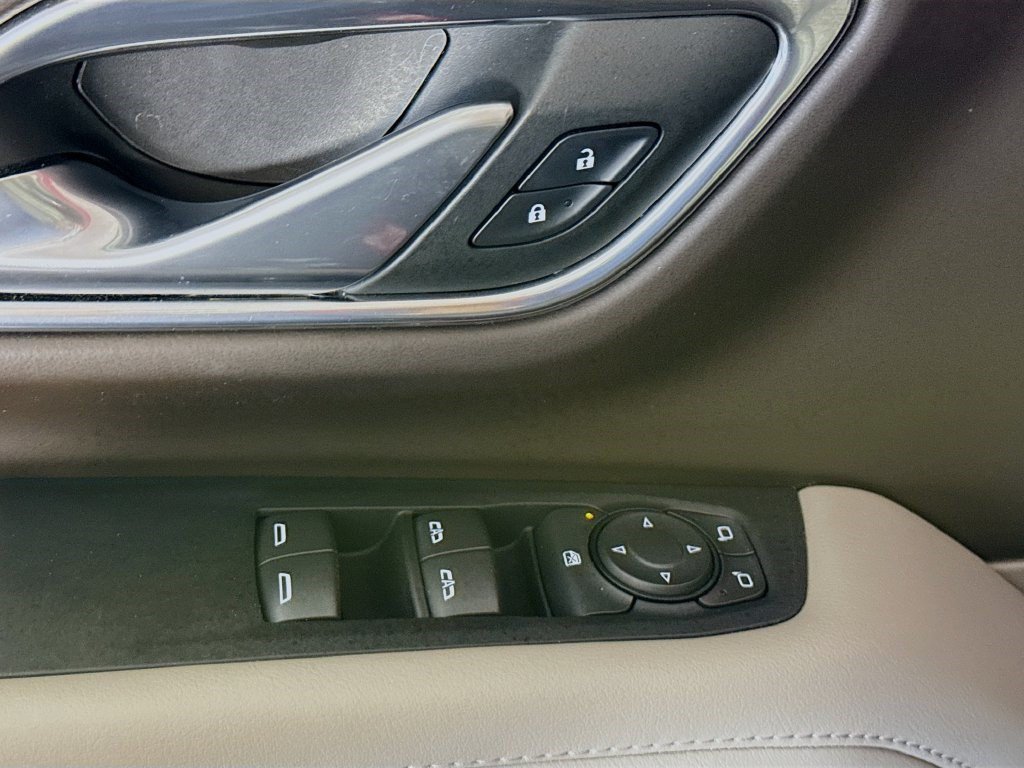Used 2023 GMC Yukon SLE RWD image 23