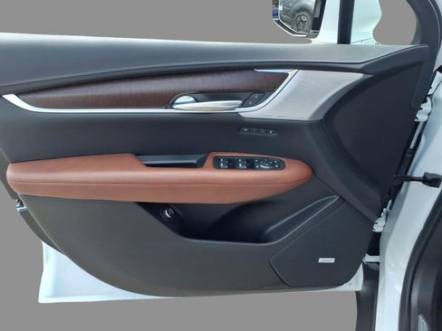 Used 2024 Cadillac XT5 Premium Luxury w/ Technology Package image 18