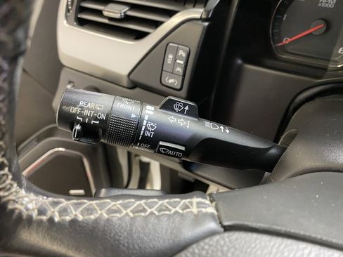 Used 2019 Chevrolet Suburban Premier image 25