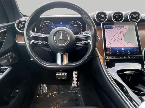 Used 2023 Mercedes-Benz GLC 300 4MATIC image 5
