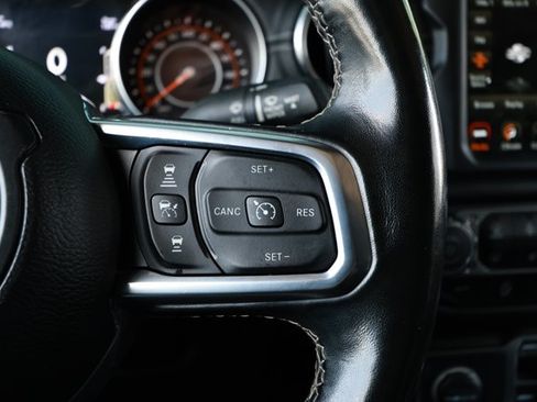 Used 2020 Jeep Gladiator Overland AWD/4WD image 14