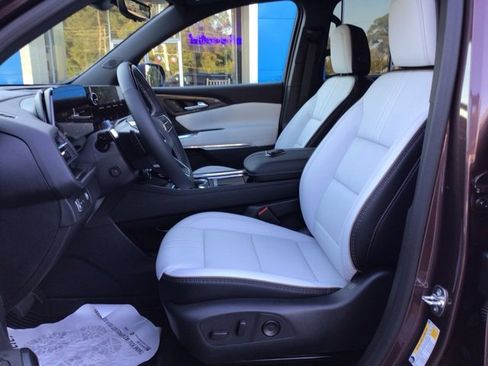 New 2026 Chevrolet Traverse High Country w/ LPO, Floor Liner Package image 10