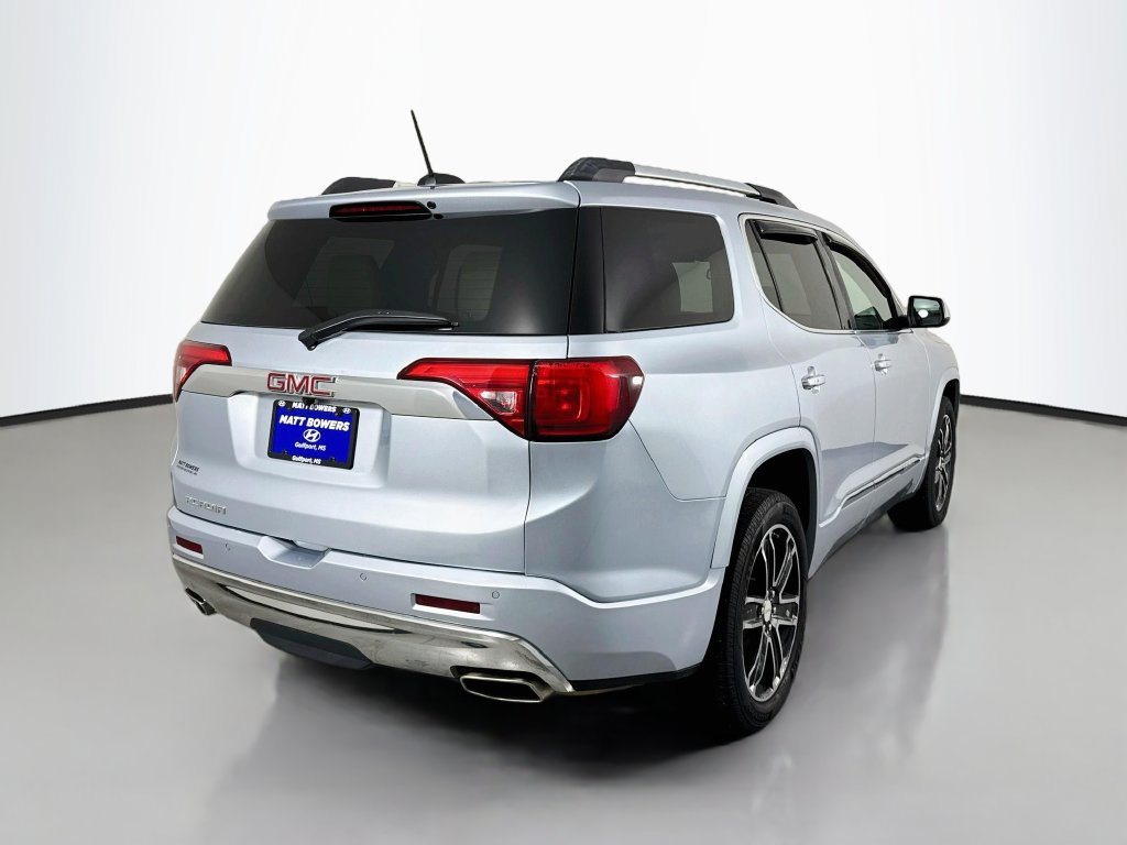 Used 2017 GMC Acadia Denali w/ Technology Package FWD image 5