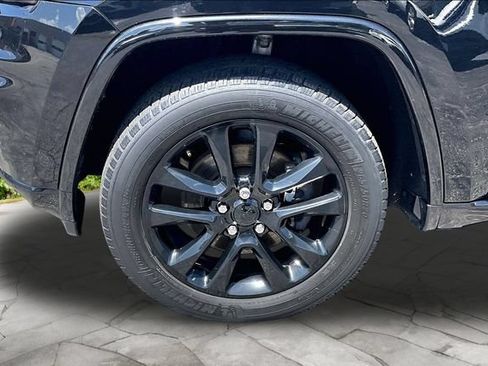 Used 2021 Jeep Grand Cherokee Laredo X AWD/4WD image 8
