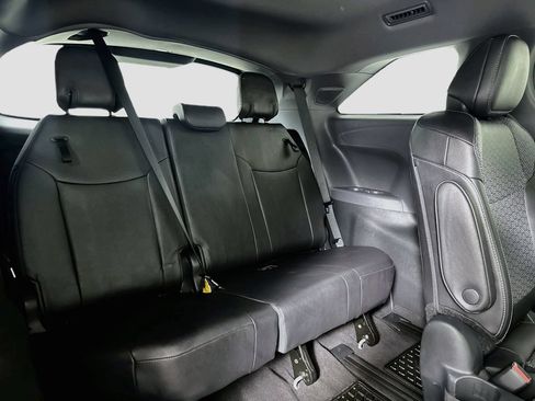 Used 2023 Toyota Sienna XSE AWD/4WD image 29