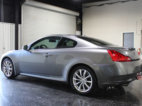 Used 2011 INFINITI G37 Journey w/ Premium Pkg RWD image 5