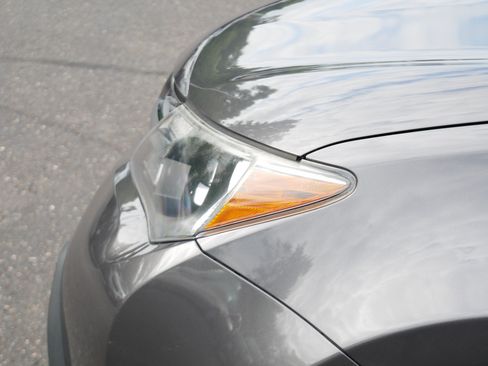 Used 2013 Toyota RAV4 LE AWD/4WD image 16