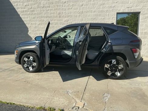 Certified 2025 Hyundai Kona SEL AWD/4WD image 19