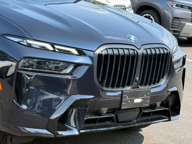 Used 2024 BMW X7 xDrive40i w/ M Sport Package AWD/4WD image 8