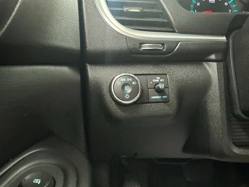 Used 2015 Chevrolet Traverse LT w/ Style and Technology Package FWD image 43