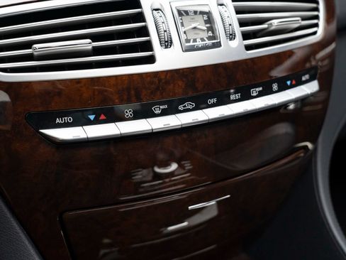 Used 2012 Mercedes-Benz CL 63 AMG image 34