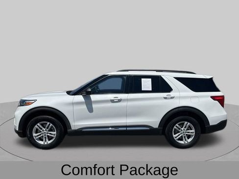 Used 2020 Ford Explorer XLT w/ Equipment Group 202A AWD/4WD image 3