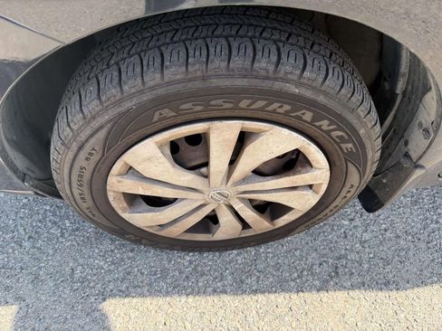 Used 2018 Nissan Versa Note S FWD image 11