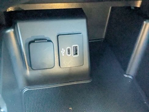 Used 2025 Ford Explorer Active RWD image 22