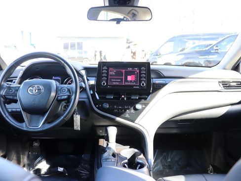 Used 2024 Toyota Camry SE image 16