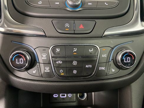 Used 2023 Chevrolet Equinox LT AWD/4WD image 15