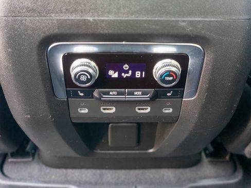 Used 2022 GMC Yukon XL AT4 w/ AT4 Premium Plus Package image 16