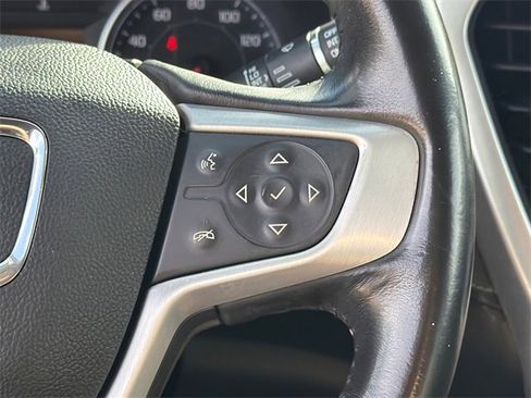 Used 2018 GMC Acadia SLT image 29