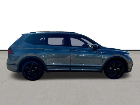 Used 2024 Volkswagen Tiguan SE R-Line FWD image 7