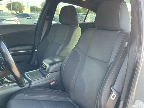 Used 2019 Dodge Charger SXT image 23