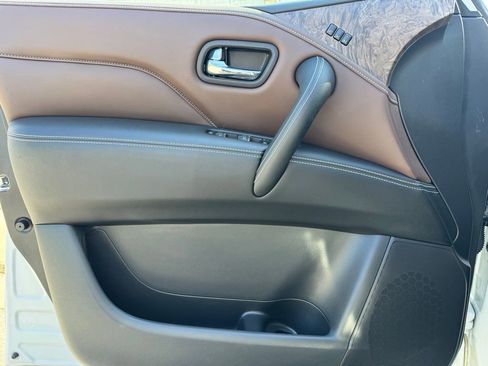 Used 2024 INFINITI QX80 Premium Select w/ Cargo Package AWD/4WD image 11