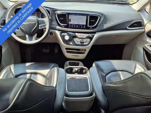 Used 2019 Chrysler Pacifica Limited w/ Advanced Safetytec Group FWD image 13