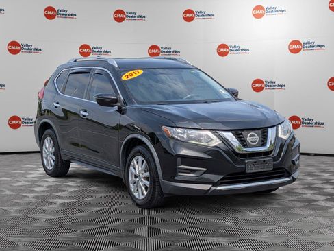 Used 2017 Nissan Rogue SV AWD/4WD image 3