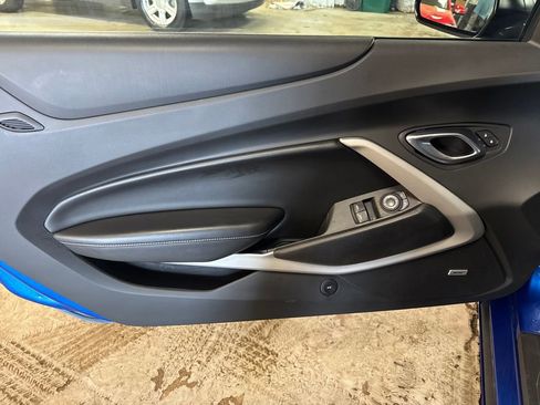 Used 2018 Chevrolet Camaro LT RWD image 15