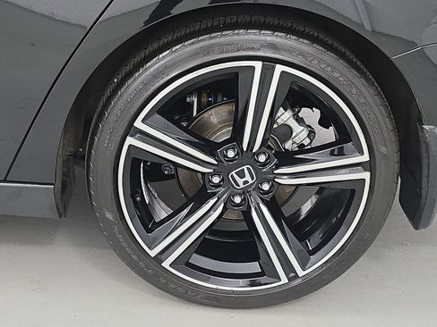 Used 2025 Honda Accord Sport image 32