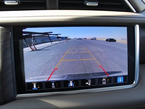 Used 2021 GMC Yukon XL Denali w/ Denali Premium Package image 33