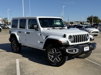 Used 2025 Jeep Wrangler Sahara video 2