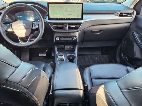 Used 2023 Ford Escape Platinum image 8