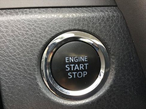 Certified 2018 Toyota Camry XSE FWD image 4