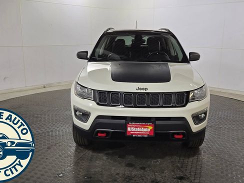 Used 2018 Jeep Compass Trailhawk w/ Leather Interior Group AWD/4WD image 2