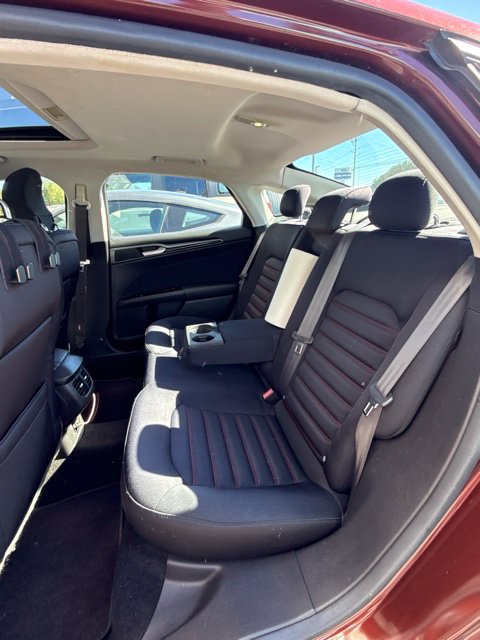 Used 2015 Ford Fusion SE w/ Equipment Group 201A FWD image 8