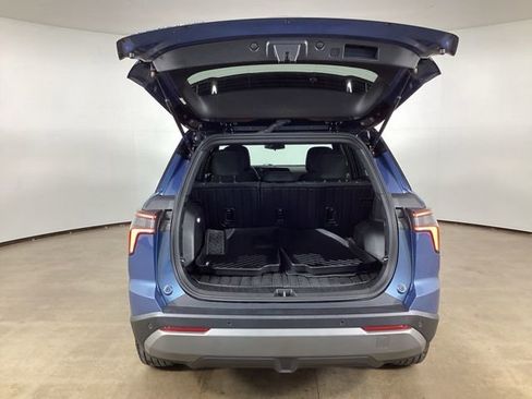 Used 2025 Chevrolet Equinox LT AWD/4WD image 12
