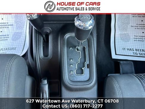 Used 2012 Jeep Wrangler Rubicon w/ Dual Top Group image 31