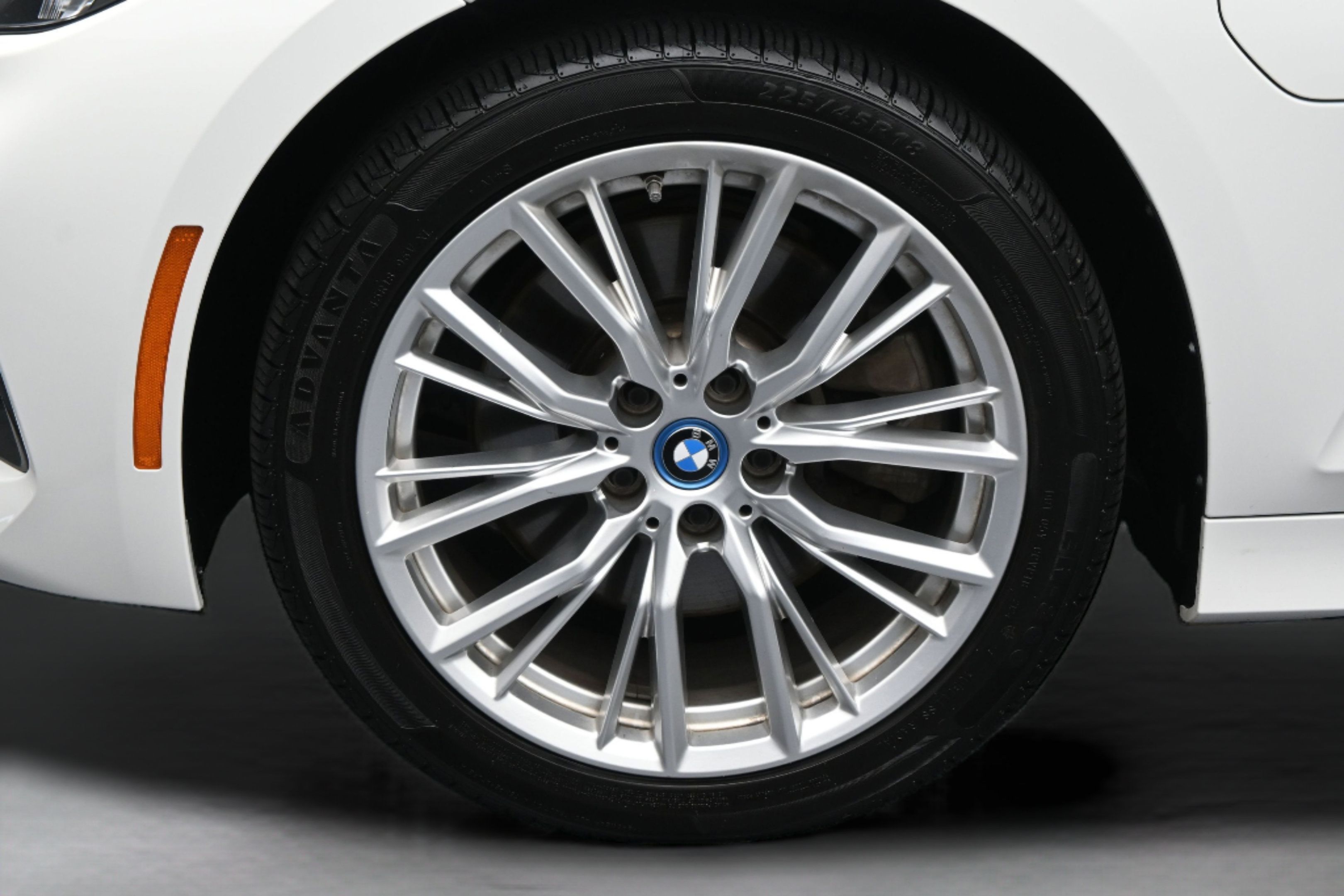 Used 2024 BMW 330e xDrive AWD/4WD image 10