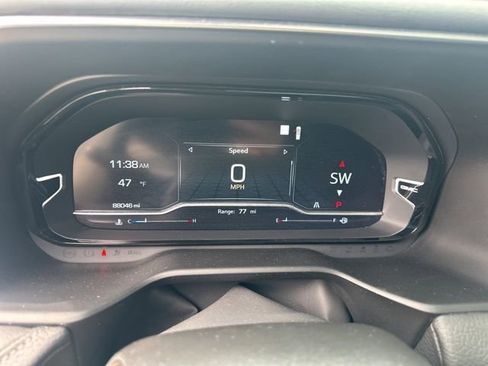 Used 2022 GMC Yukon Denali RWD image 18