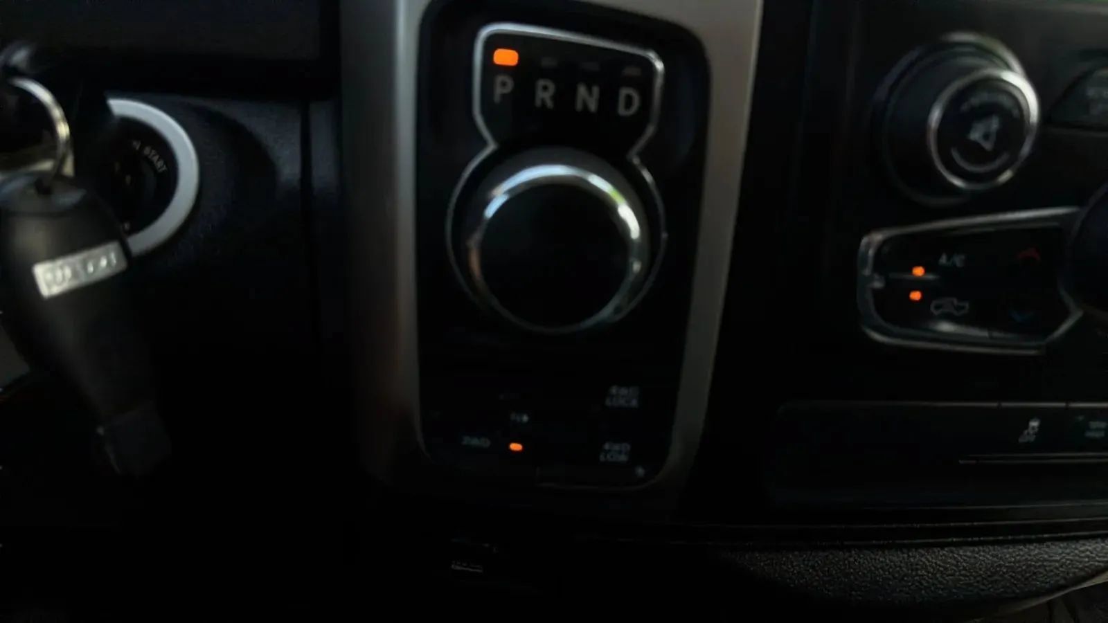 Used 2019 RAM 1500 Classic SLT w/ Luxury Group AWD/4WD image 18