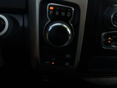 Used 2019 RAM 1500 Classic SLT w/ Luxury Group AWD/4WD image 18