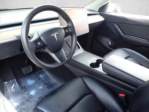 Used 2022 Tesla Model Y Long Range AWD/4WD image 11