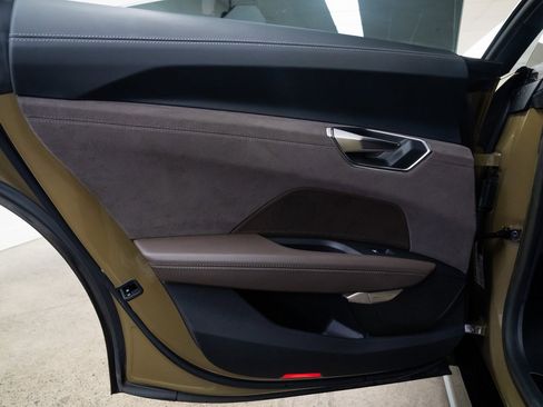 Used 2023 Audi e-tron GT Premium Plus image 18