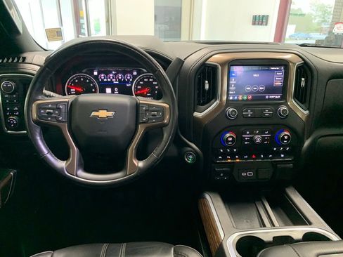 Used 2020 Chevrolet Silverado 1500 High Country w/ Technology Package AWD/4WD image 13