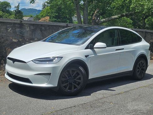 Used 2023 Tesla Model X AWD/4WD image 2