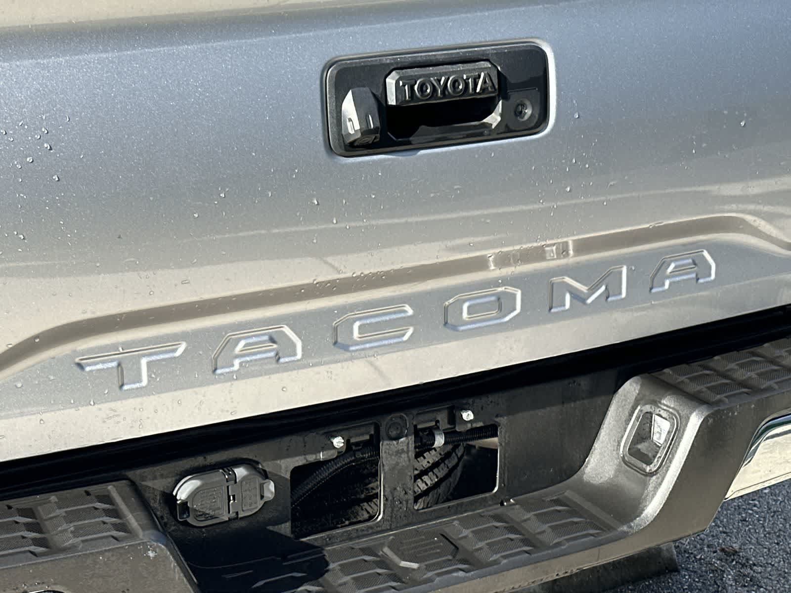 Used 2021 Toyota Tacoma SR5 RWD image 14
